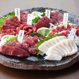 くまもと直送　馬刺し 6種盛り 計300g (特選霜降り50g上霜降り 50g 特選赤身 50gヒレ50gコーネ 50g フタエゴ 50g ) 300g(6種盛り) 果物や野菜などのお取り寄せ宅配食材通販産地直送アウル