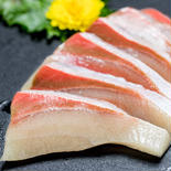 獅子島産ブリ（養殖）お刺身用背中部　4パック 約450g 果物や野菜などのお取り寄せ宅配食材通販産地直送アウル