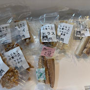 もりもりお食べ🎵おまかせお魚おやつセット　わんちゃん用 ジャーキー 4個、ふりかけ 2個、骨・軟骨　2個 果物や野菜などのお取り寄せ宅配食材通販産地直送アウル