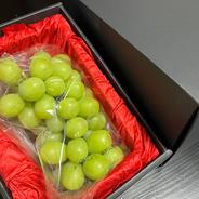 かずちゃん農園の1房７００g以上の甘さ抜群のシャインマスカット ７００g 果物や野菜などのお取り寄せ宅配食材通販産地直送アウル