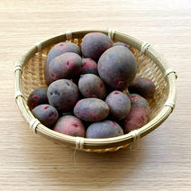 【値下げ】ちびちびサイズ‼︎ねっとり系じゃがいも「グランドペチカ（デストロイヤー）」【訳あり】 箱含め2キロ 果物や野菜などのお取り寄せ宅配食材通販産地直送アウル
