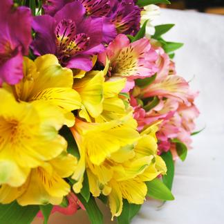 アルストロメリアの花束 その他 花 植物 産直アウル 農家から直接野菜などの食材を購入できる産地直送の宅配通販サイト
