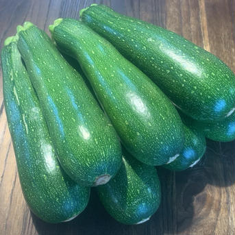 【訳あり】たっぷり★ズッキーニ 箱込み2kgとなります。 野菜/ズッキーニ通販