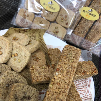 信州雑穀菓子プラス雑穀茶　5点セット 　エゴマサブレ　８枚入　　1袋　　そばサブレ　６枚入　　1袋　いくさステック　3本入　1袋　そばステック　３本入　　1袋　雑穀茶（18袋） 加工品/加工品セット・詰め合わせ通販