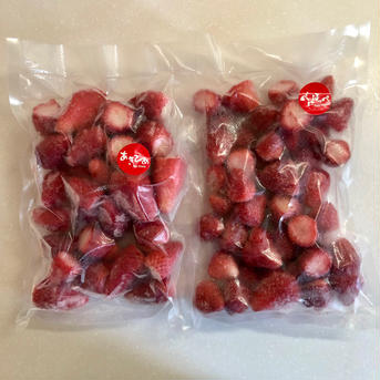 母の日ギフト💓熨斗・メッセージカード付き！まるごとフローズンいちご4袋🍓 500ｇ×4パック 果物/いちご通販