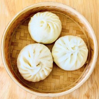 (冷凍) 10個入 せんい生活のきくらげ肉まん 手作り 人吉産きくらげたっぷり入り 国産原料 10個 加工品/その他加工品通販