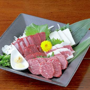 国産 馬刺し 希少部位 4種盛り 上霜降り＆赤身＆コーネ刺し＆フタエゴ刺し セット カナダ産国内肥育 馬肉 おつまみ 高級 希少 部位 あかみ たてがみ【スタッフイチオシ商品】 合計400g　4種盛り 上霜降り＆赤身＆コーネ刺し＆フタエゴ刺し 名物・特産品/馬刺し通販