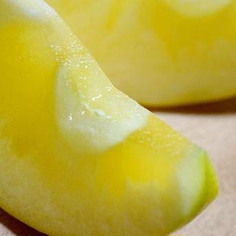 2箱分超希少！幸せを呼ぶ黄色いりんご　こうこう　3キロ7-12玉×2箱　樹上完熟蜜入りチェック済み 2箱分3キロ7-12玉×2箱 果物/りんご通販