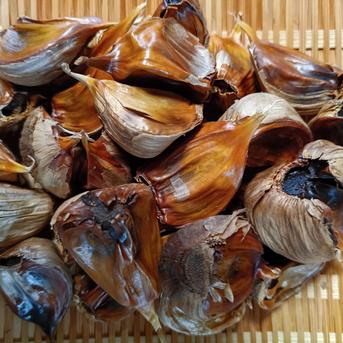 北海道在来種 熟成黒にんにく 400g（200g×2袋）【北海道産ピンク
