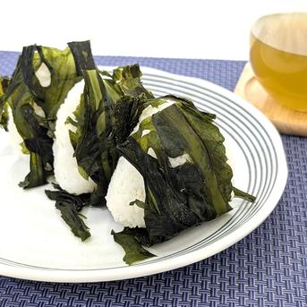 天然「板わかめ」大判　1袋（70ｇ前後）　2025年新物　メール便　送料無料 磯の香わかめごはん 天然「板わかめ」大判　1袋（70ｇ前後） 魚介類/海藻通販