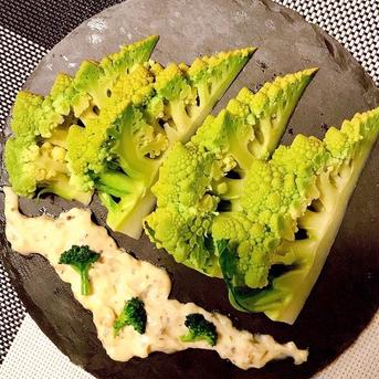 食卓に彩りを☆ないとうさん家の鮮やかサラダセット ブロッコリー、ロマネスコ各1〜2個 人参3本　ドレッシング2種各1個 野菜/野菜セット・詰め合わせ通販