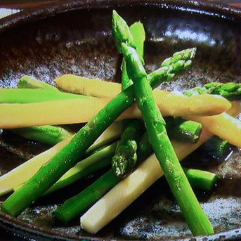 あきらさん家のアスパラガス ホワイト&グリーン 秀品ホワイト500g 、グリーン500g  野菜/アスパラガス通販