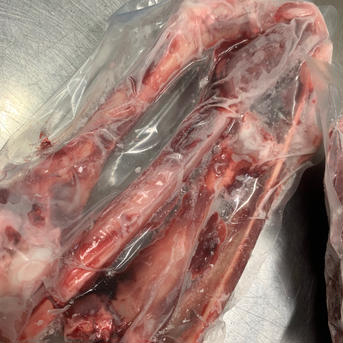 【ペット用】鹿スネ肉＆鹿骨 1.37kg(スネ710g,骨660g) ペットフード/ペットフード通販