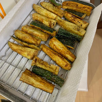 ズッキーニ1キロ！！超え！栽培期間中、農薬不使用！！ 1キロ 野菜/ズッキーニ通販